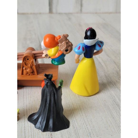 Disney evil queen doc dwarf Snow White playset princess Dopey toy figure - Picture 9 of 10